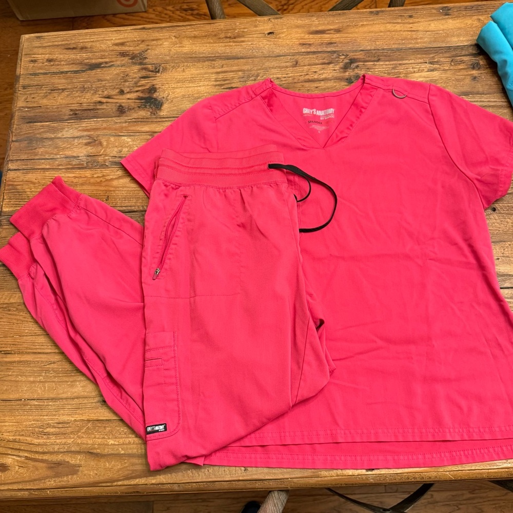 Grey's Anatomy Women's Scrub Set in Bright Pink